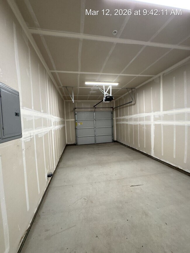 Building Photo - 4320