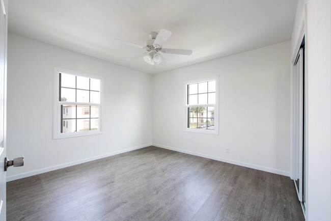 Building Photo - Completely Remodeled 2 Bed 1 Bath in the h...