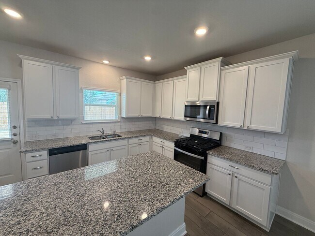 Building Photo - Stunning 4x3 Rental Home in Bulverde, TX!