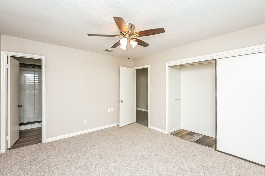 Building Photo - 2811 Galemeadow Dr