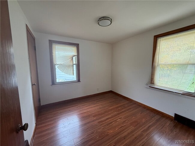 Building Photo - 246 Crisfield Ave