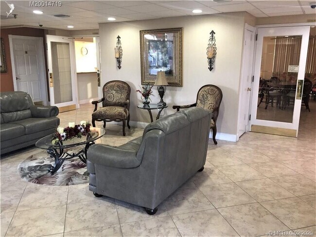 Building Photo - 9900 S Ocean Dr