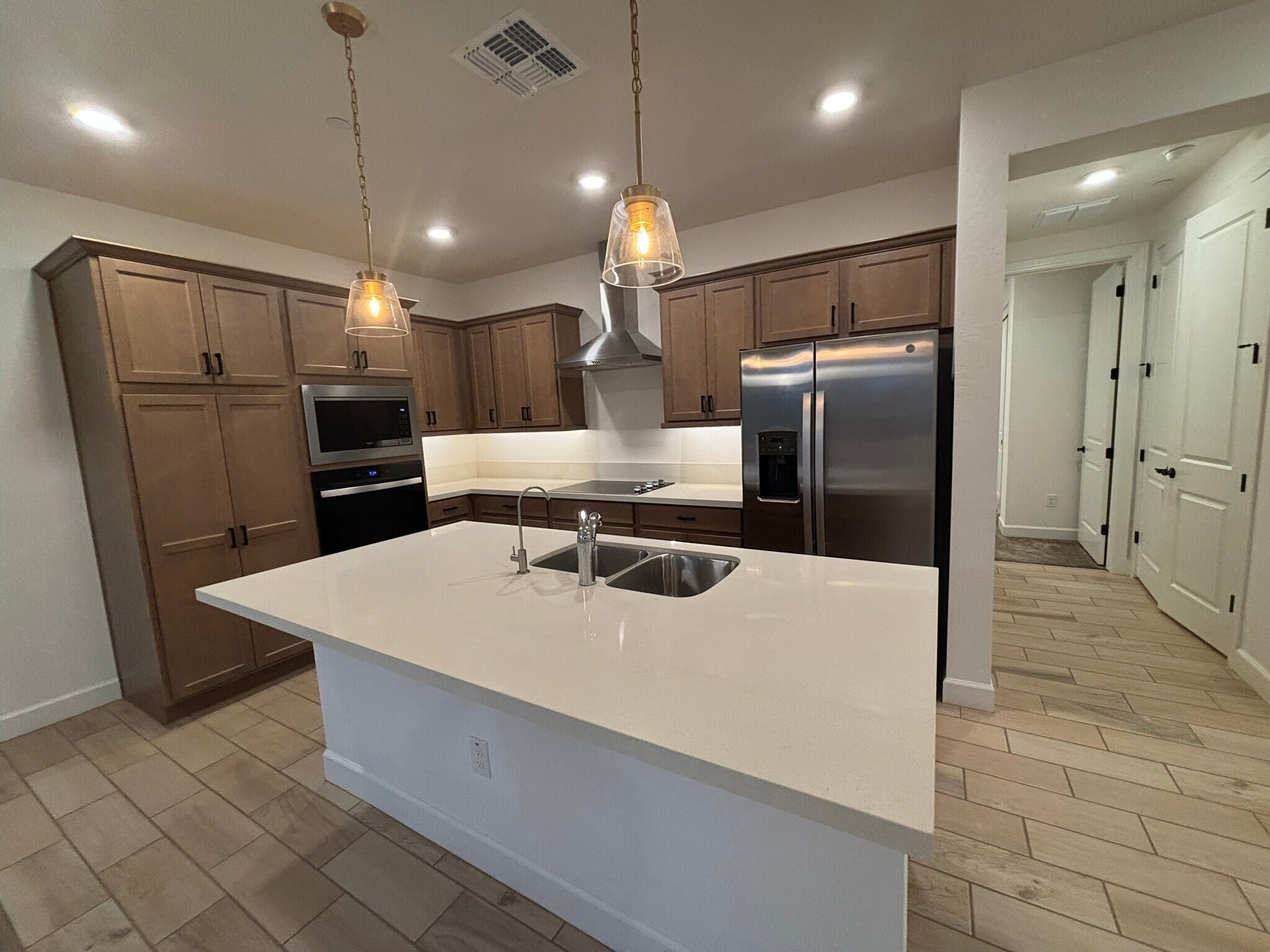 refrigerator with ICE make and RO waterr - 2121 W Sonoran Desert Dr