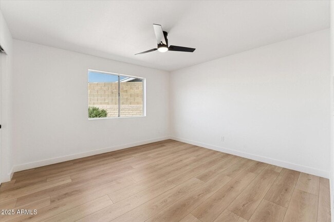 Building Photo - 9554 E Dallas St