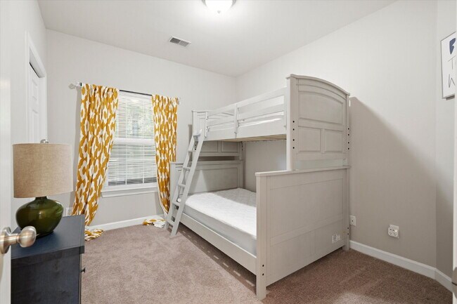 Building Photo - 407 S Elgin Ct