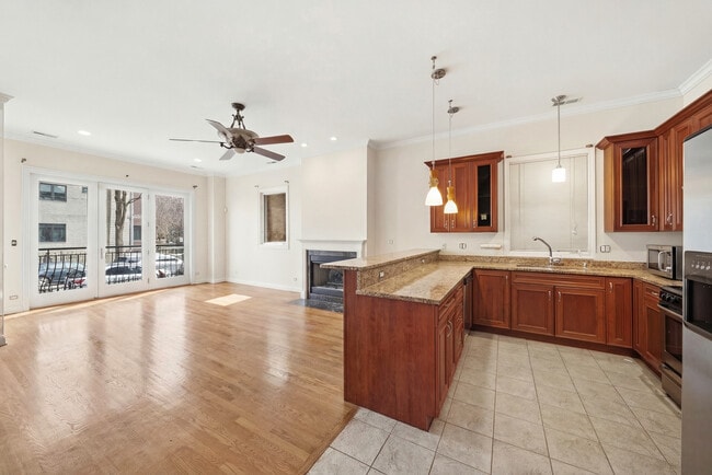 Building Photo - 938 N Washtenaw Ave