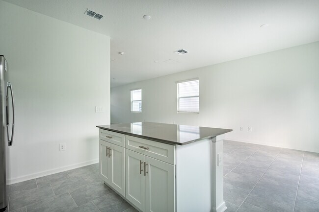 Building Photo - 7472 Stone Crk Trl