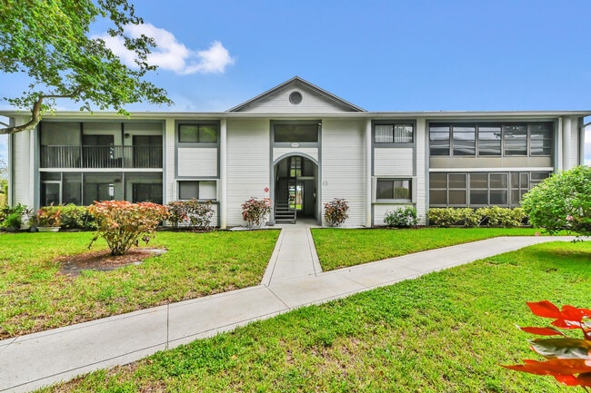 Primary Photo - 15465 Lakes of Delray Blvd