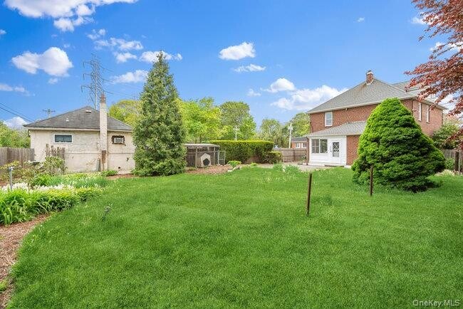 Building Photo - 1030 Glen Cove Ave