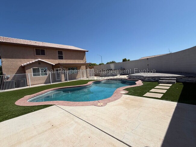 Building Photo - 6903 W Lawrence Ln