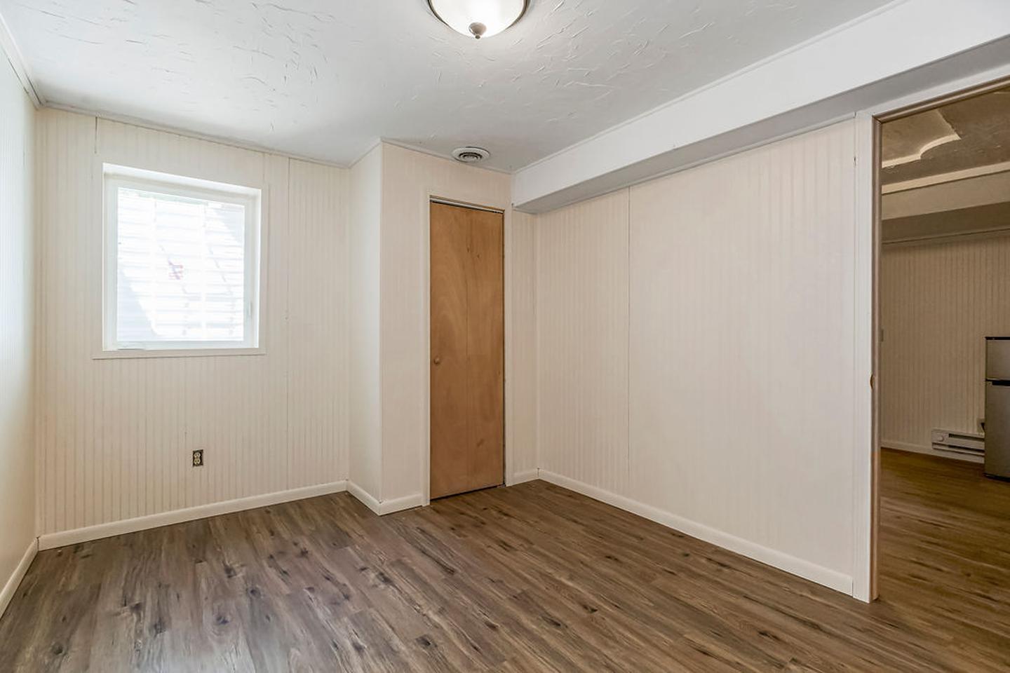 Building Photo - Spacious Shawnee Home Near Mill Creek Stre...