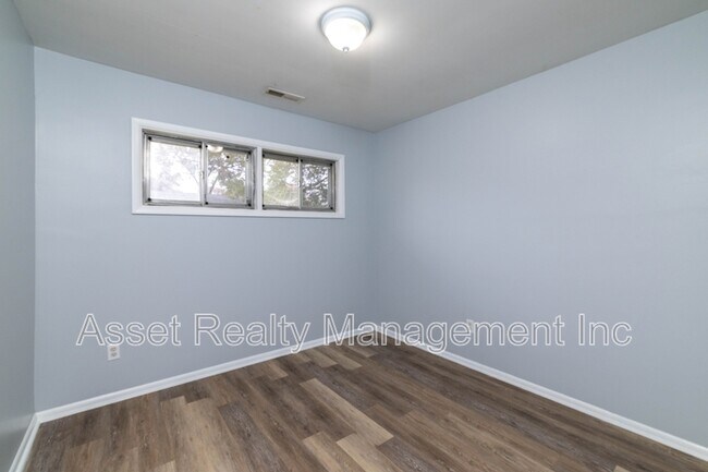 Building Photo - 4520 Nicholas Rd NW