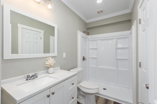 Building Photo - 121 W Kerr Ave