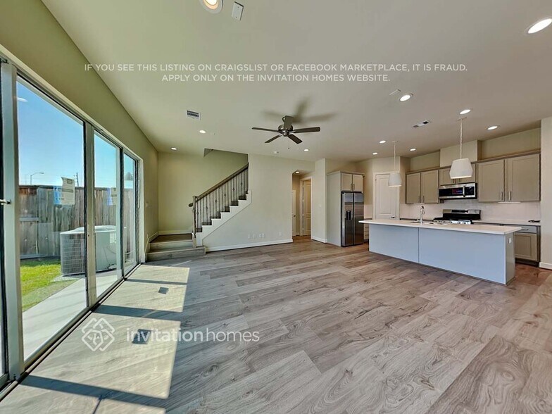 Building Photo - 10410 Executive Lake Dr