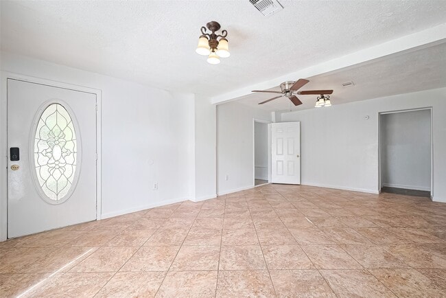 Building Photo - 227 N Austin Dr