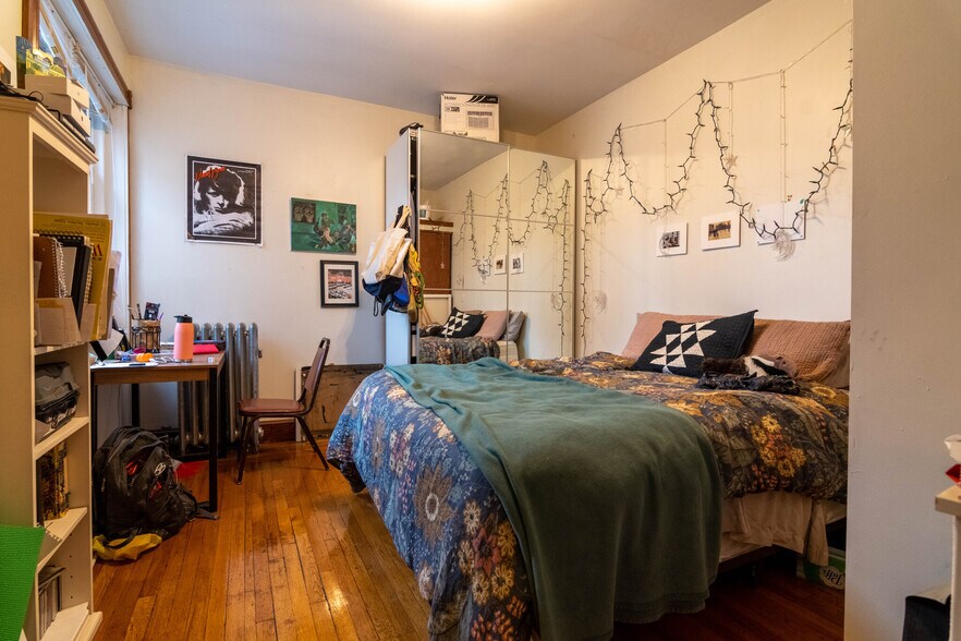 Building Photo - 21 Gibbs St