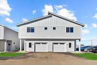 Building Photo - 310 Woodlawn Ln