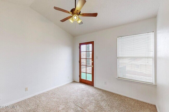 Building Photo - 133 Cloud Song E