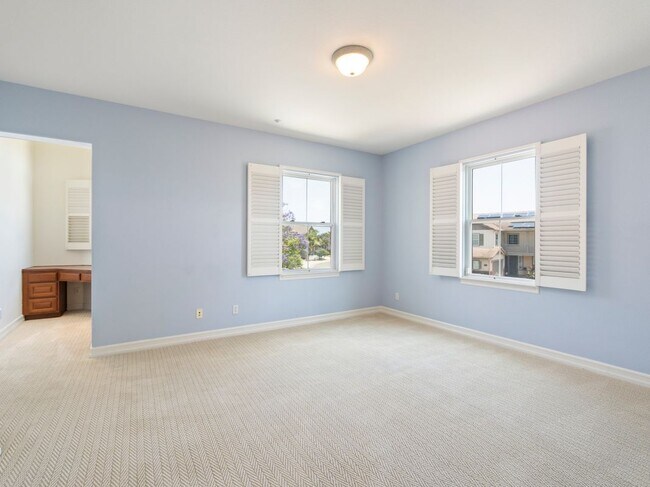 Building Photo - 5250 Coleridge Ct