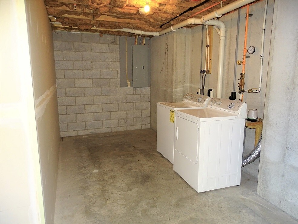 Building Photo - 344 Meadow View Dr