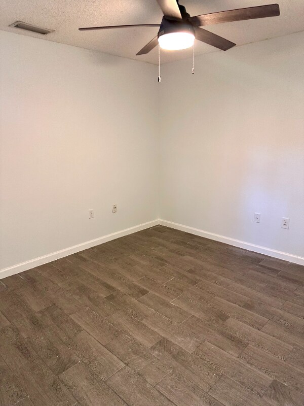 Building Photo - 2691 Albatross Rd N