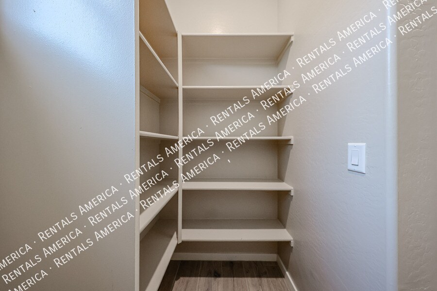 Building Photo - 42085 W Morning Glory Way