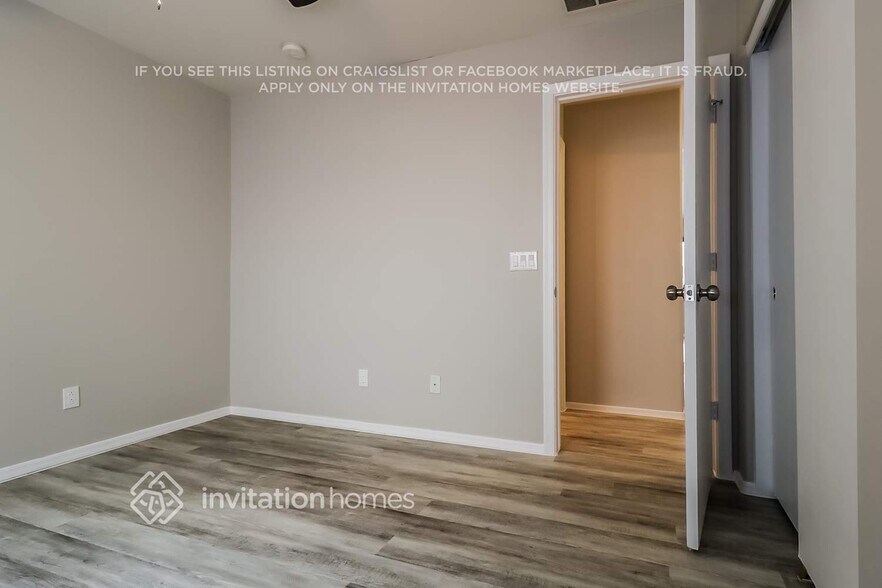 Building Photo - 25586 W St Catherine Ave