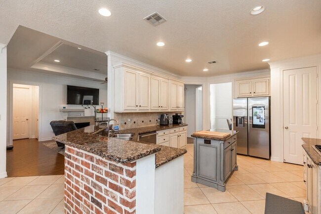 Building Photo - 7790 Deer Chase Dr
