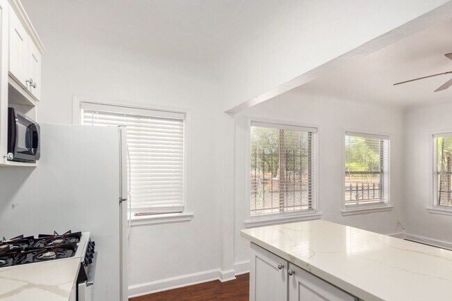 Building Photo - One Bedroom Single Family Home - Garfield ...