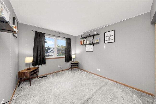 Building Photo - 5332 W Mulberry Ln