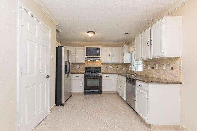 Building Photo - 4106 Kitchen Hill Ln