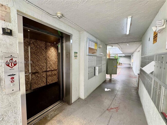 Building Photo - 8335 SW 152nd Ave