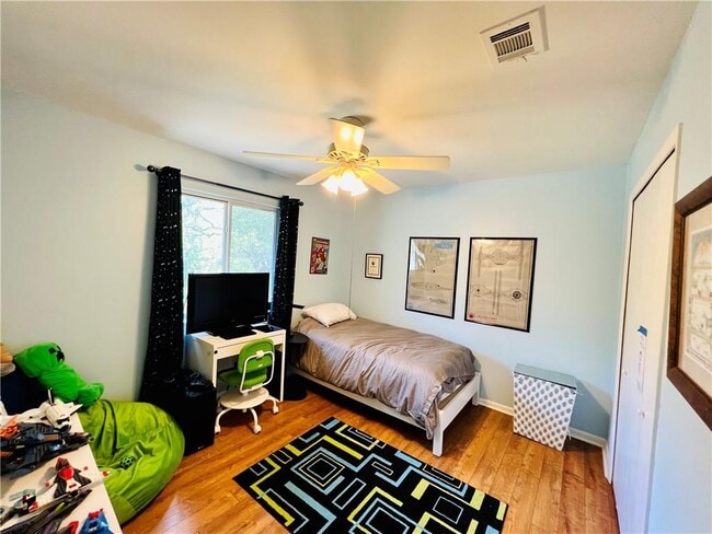 Building Photo - 4004 Hyridge Dr