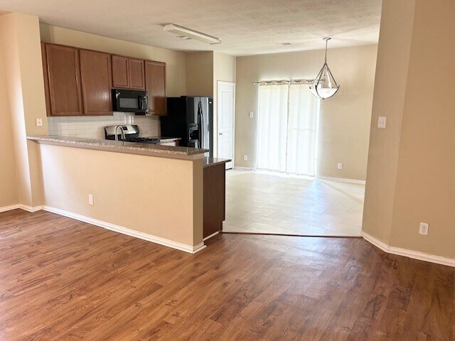 Building Photo - 6907 Silver Trace Ct