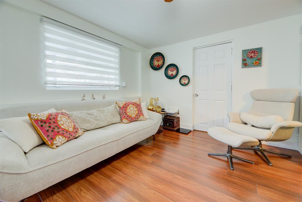 View Of Seating Area (1) - 6500 SW 16th St