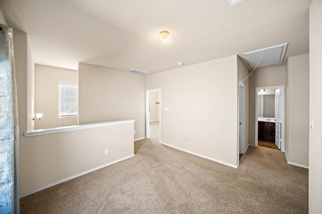 Building Photo - FREE MONTH OF RENT WITH 18 MONTH LEASE SIG...