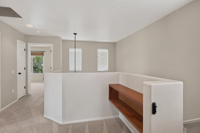 Building Photo - 6028 S Meadow Breeze Dr