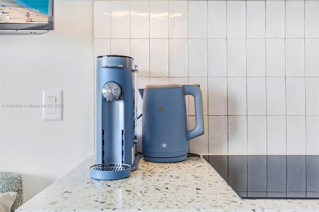 Building Photo - 159 NE 6th St