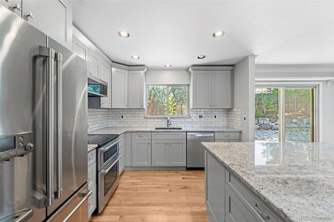 Building Photo - 5585 Escondido Dr