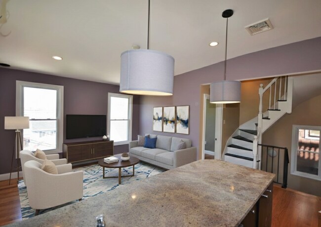 Building Photo - 12 Cheev