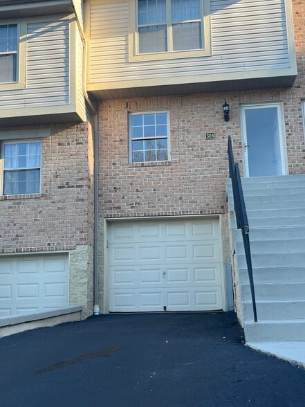 Front view - 304 Berrington Ct
