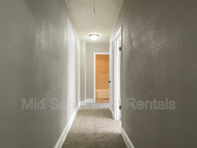 Building Photo - 1326 Chadwick Cir