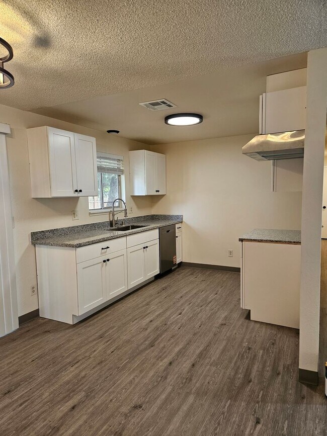 Building Photo - Beautiful Remodeled Home.