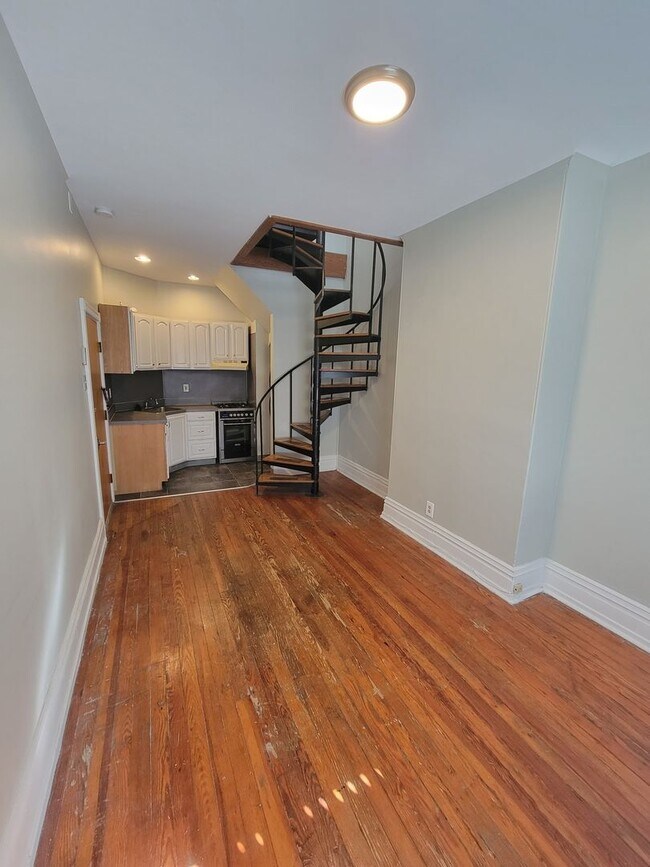 Building Photo - 4619 Cedar Ave