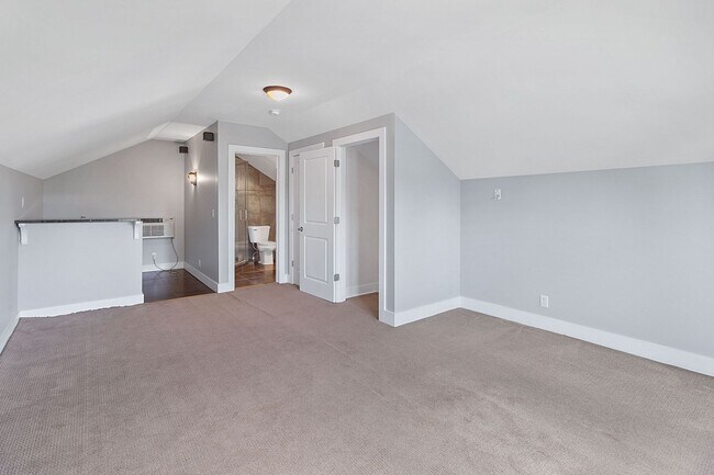 Building Photo - 3739 Hyde Park Ave