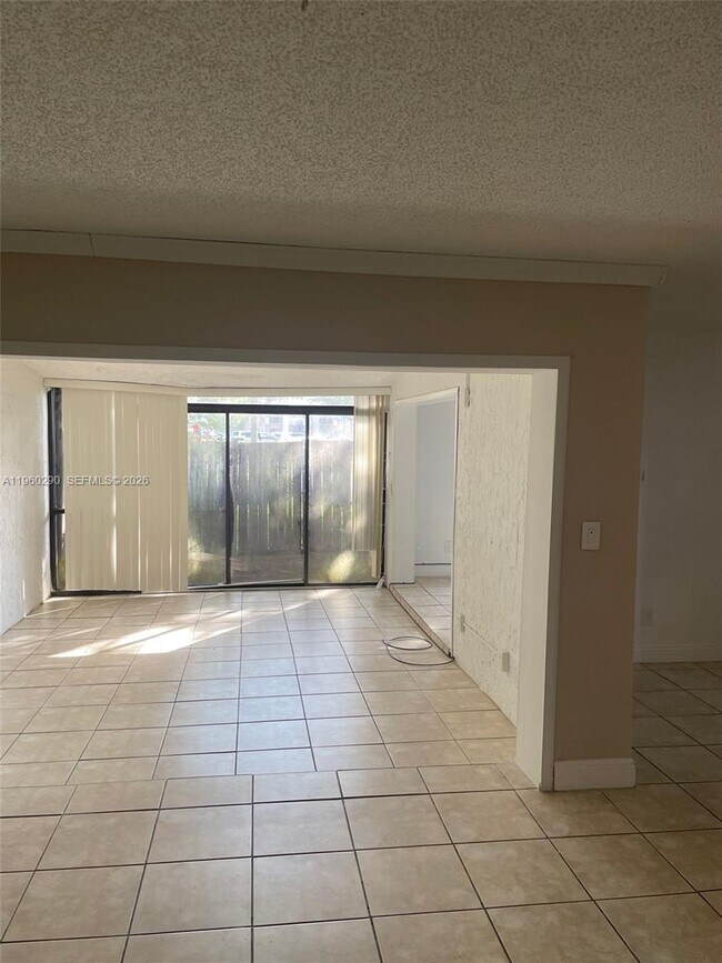 Building Photo - 2191 Bayberry Dr