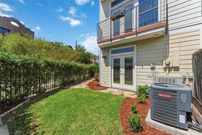 Building Photo - 1332 Fairview St