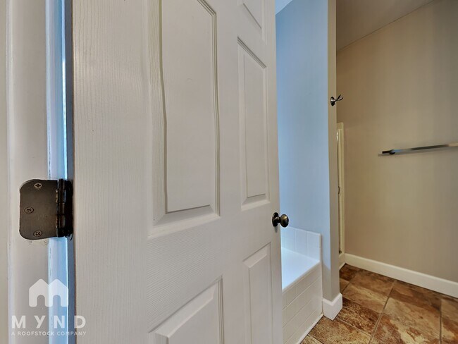 Building Photo - 1003 Addison Park Ln