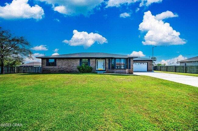 Building Photo - 2422 Thames Dr