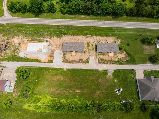 Building Photo - 510 Tri Lakes Rd